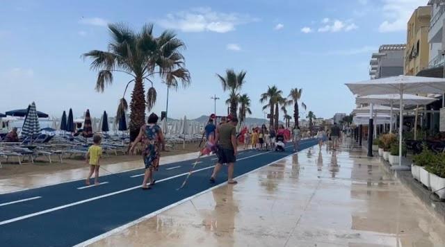 Beach Studio Durres Seaview Buitenkant foto